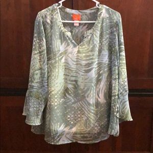 NWOT Beautiful Green and Blue Fashion Top. SZ XL